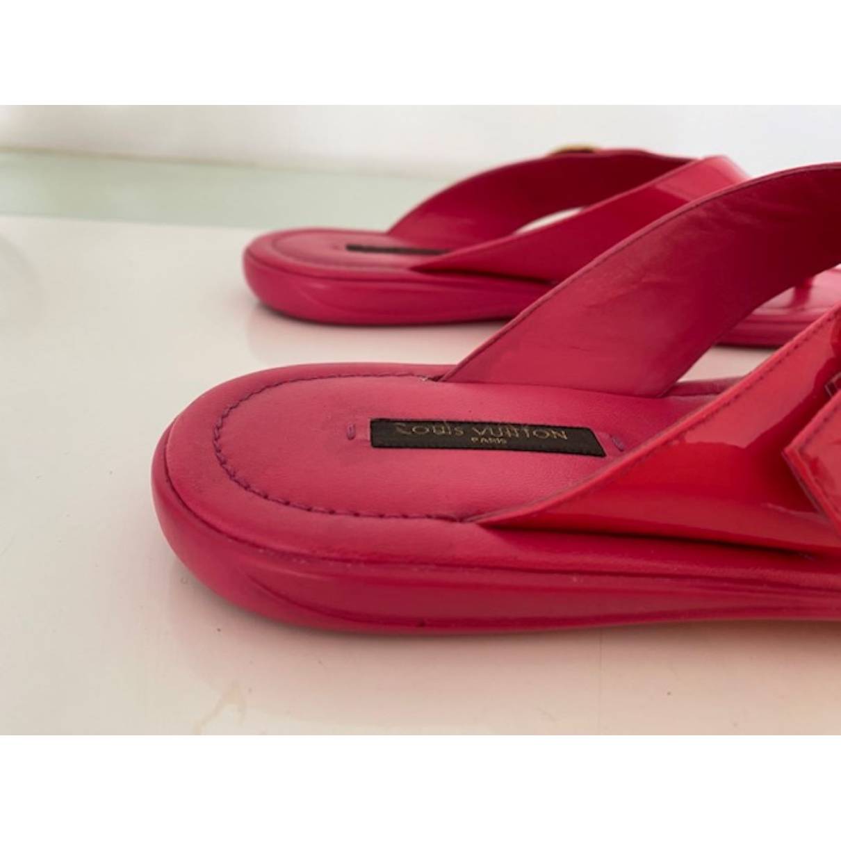Dreamy leather flip flops Louis Vuitton Pink size 38 EU in Leather -  33358097