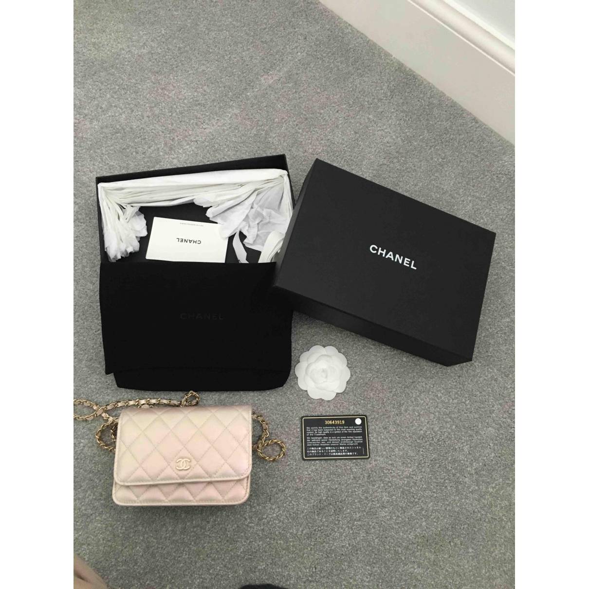Wallet on chain leather clutch bag Chanel Pink in Leather - 14365258