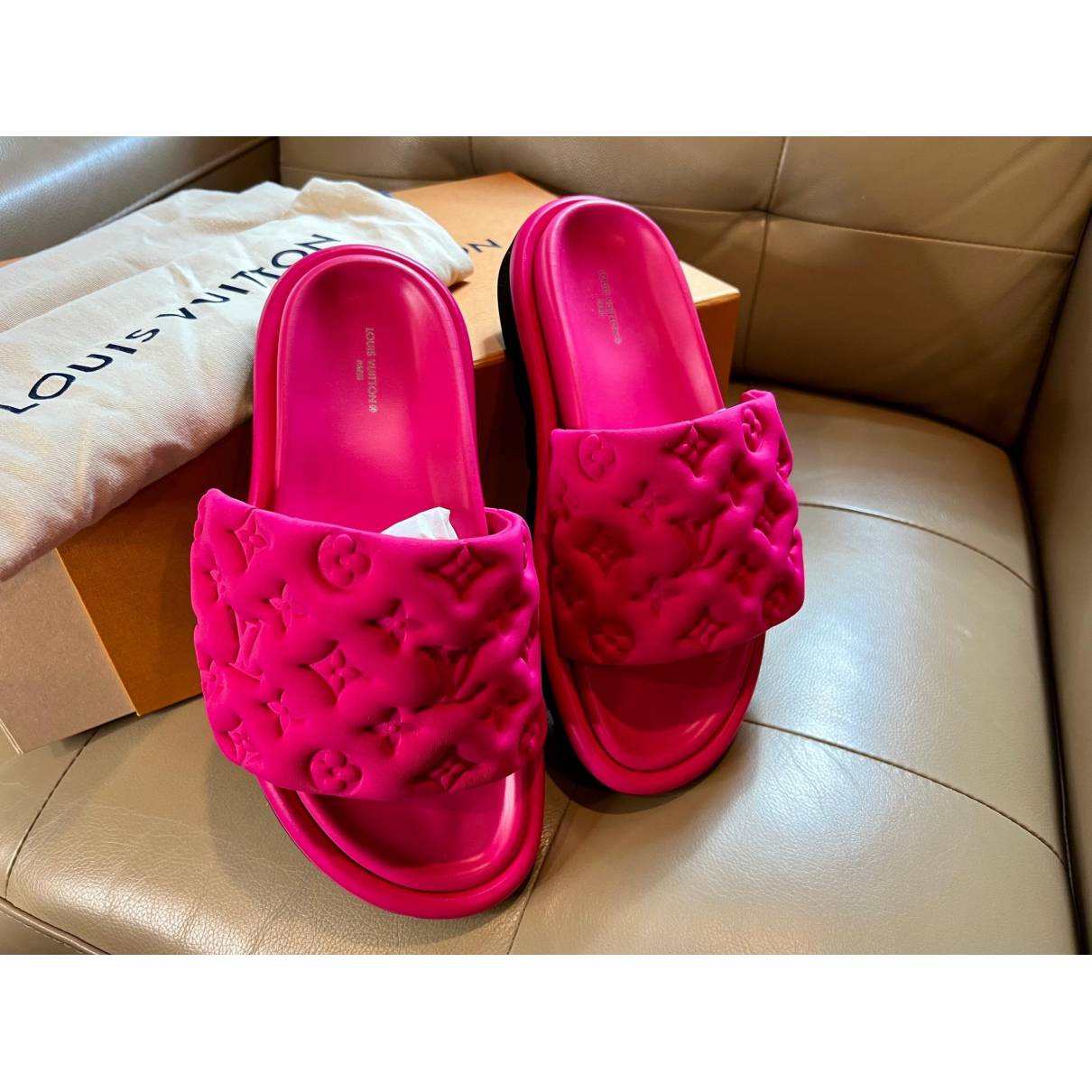 Louis Vuitton pool pillow comfort Flat Sandals Pink Pop 39 9 Monogram Logo  $1335