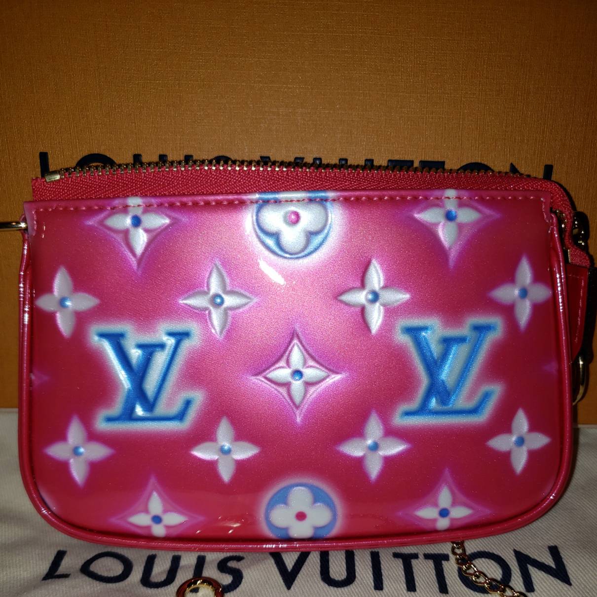 Louis Vuitton Monogram Vernis Leather Pochette Accessoires Shoulder Bag