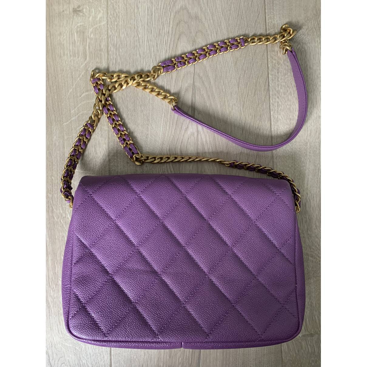Leather crossbody bag Chanel Purple in Leather - 31692479