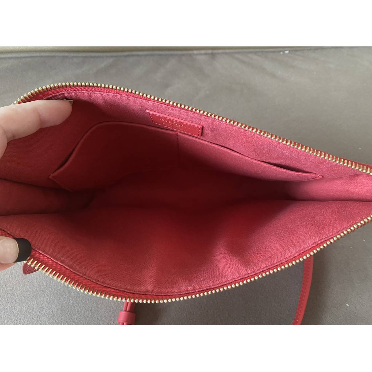 Alpha messenger cloth satchel Louis Vuitton Red in Cloth - 23446597