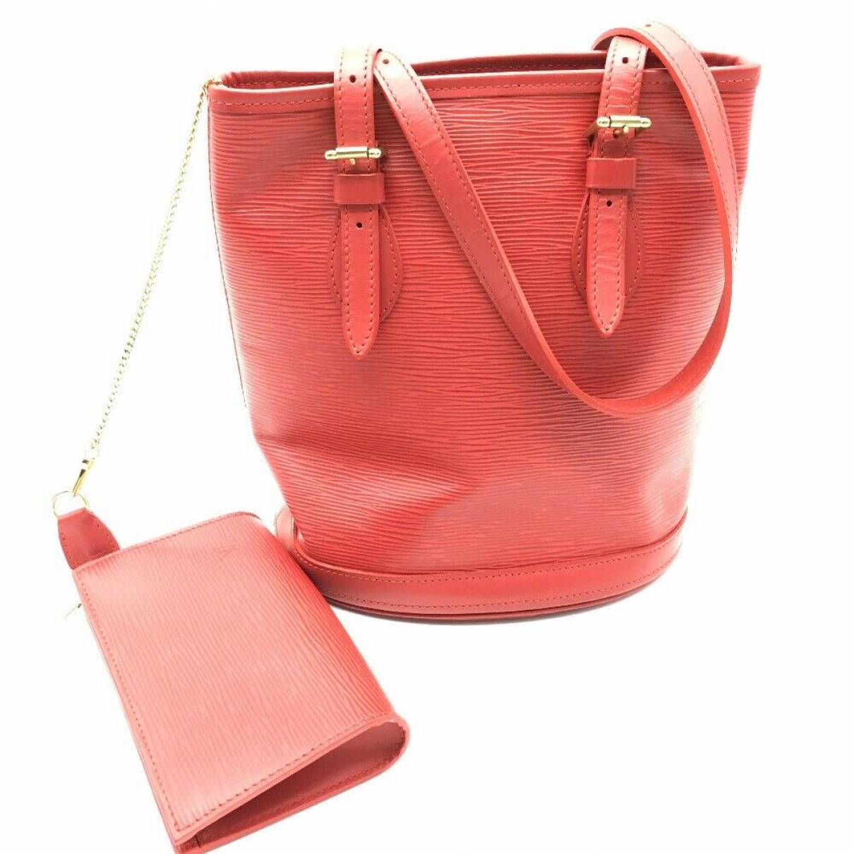 Bucket leather handbag Louis Vuitton Red in Leather - 12184703