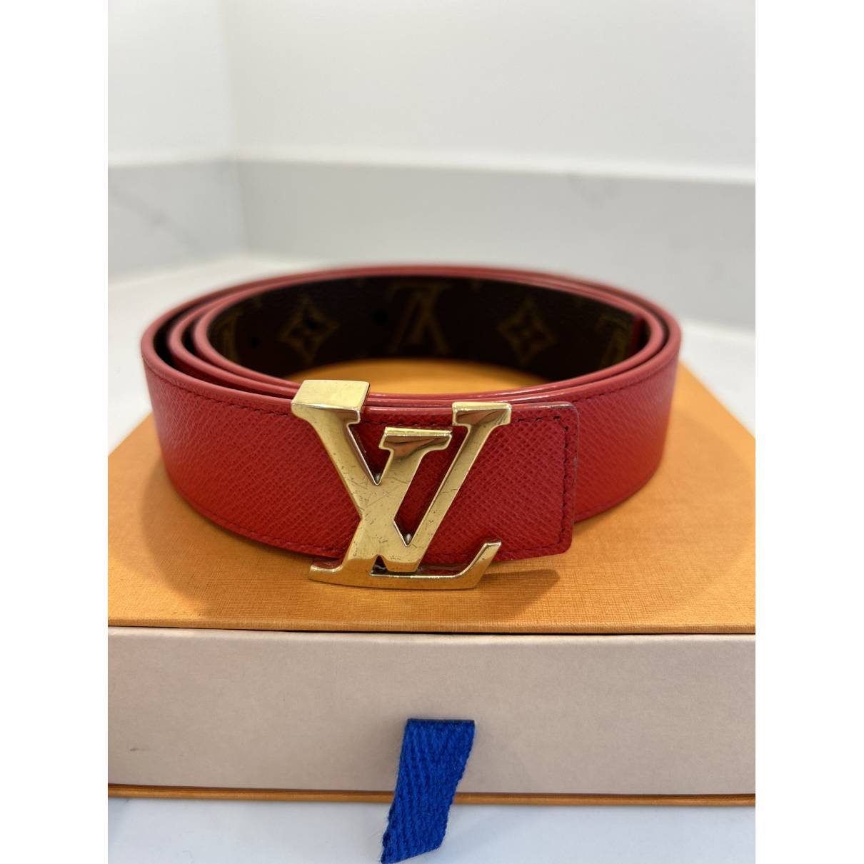 Initiales leather belt Louis Vuitton Red size 90 cm in Leather - 33291596