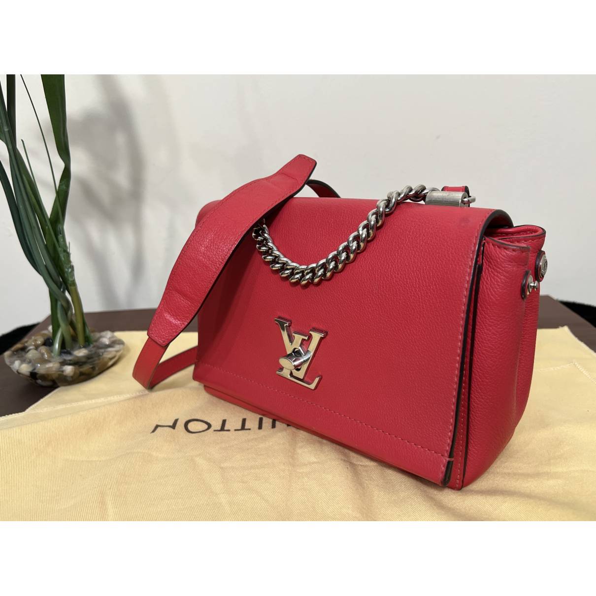 Lockme leather handbag Louis Vuitton Red in Leather - 31492923