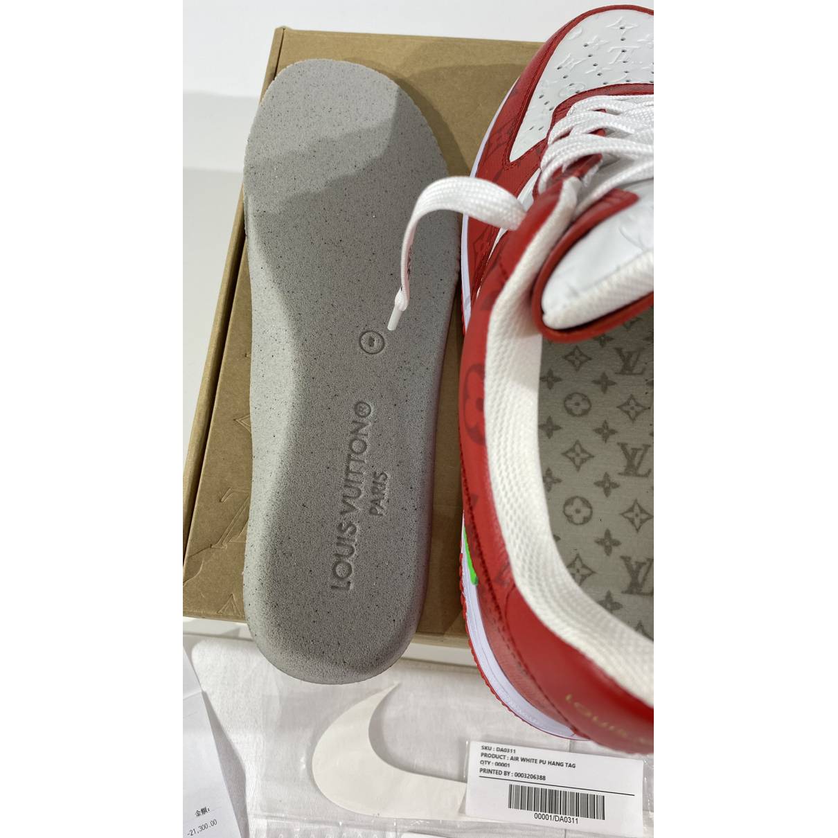 lv nike red