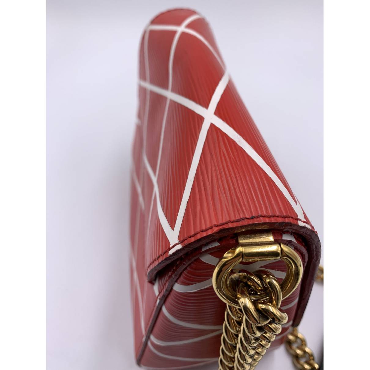 Twist leather crossbody bag Louis Vuitton Red in Leather - 19984285