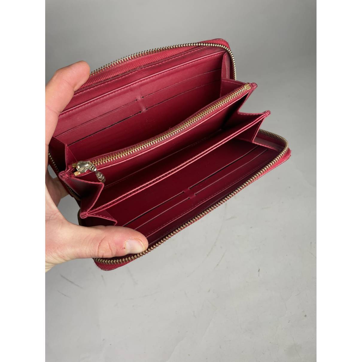 Zippy leather wallet Louis Vuitton Red in Leather - 30700948
