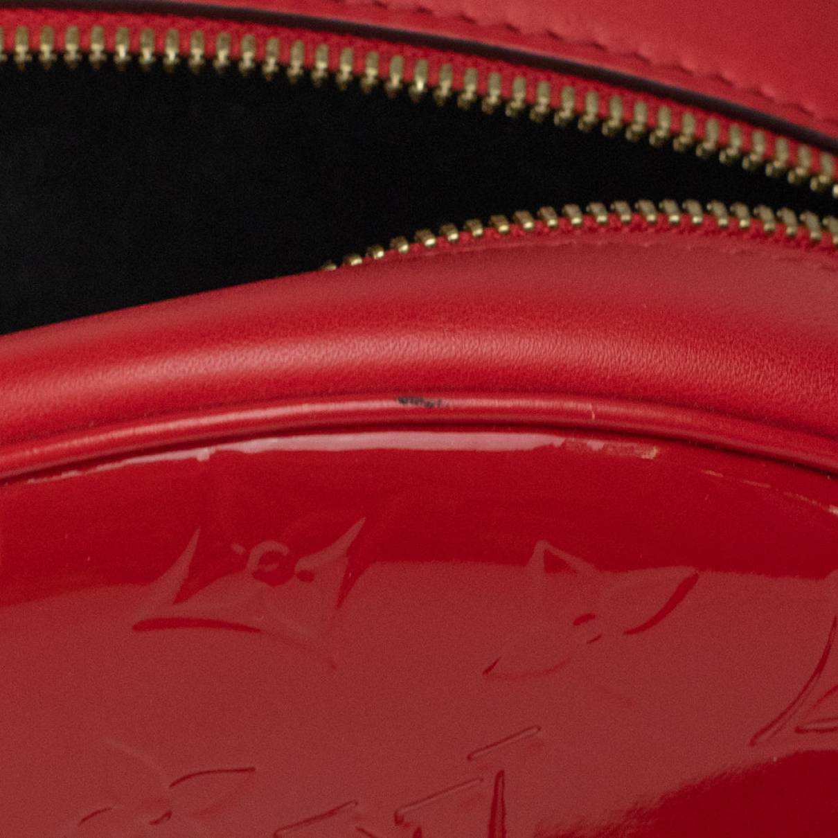 Louis Vuitton - Authenticated Petite Boîte Chapeau Handbag - Patent Leather Red Plain for Women, Very Good Condition