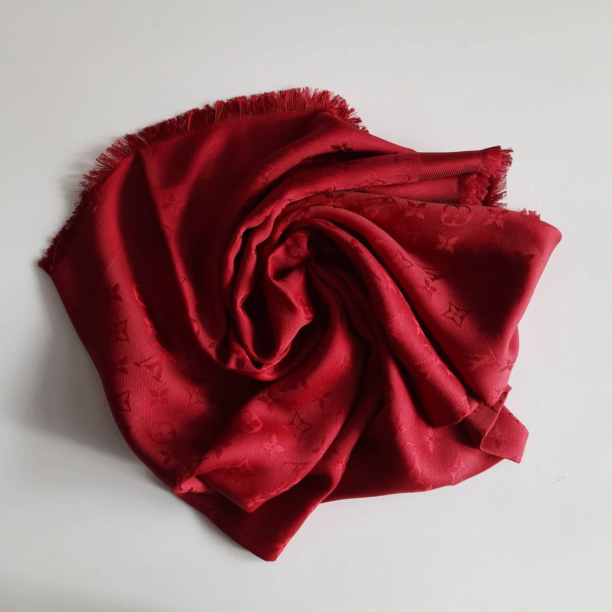 Châle monogram silk scarf Louis Vuitton Red in Silk - 21098433