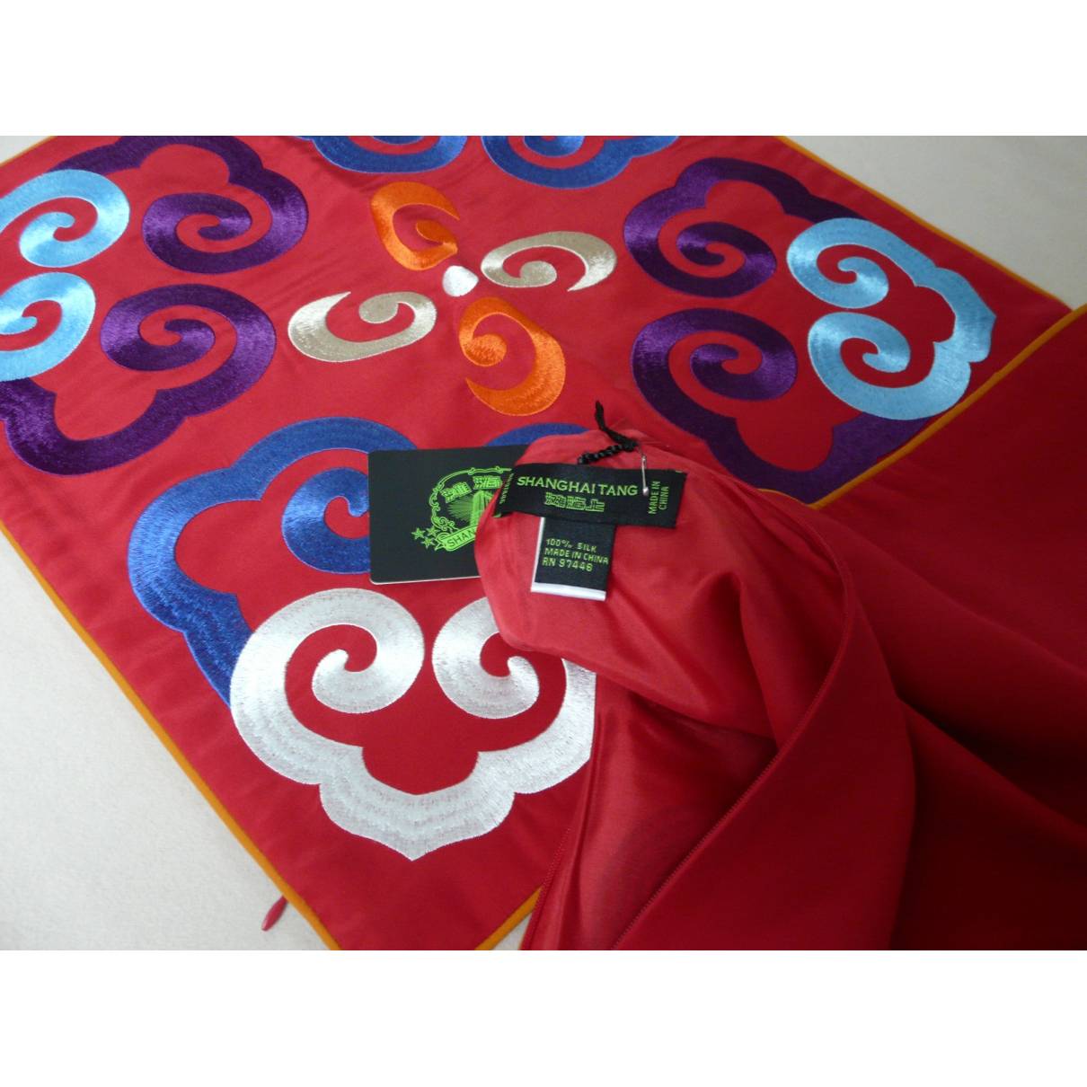 Buy SHANGHAI TANG Silk cushion online