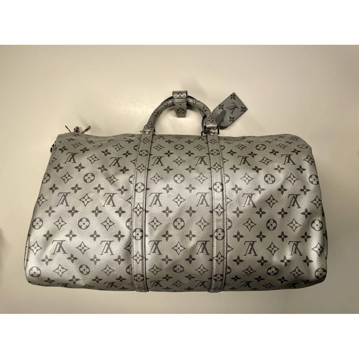 Pre-owned Louis Vuitton Keepall Cloth Travel Bag In Silver