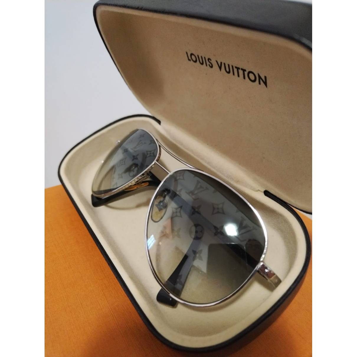 Aviator sunglasses Louis Vuitton Silver in Metal - 24158688