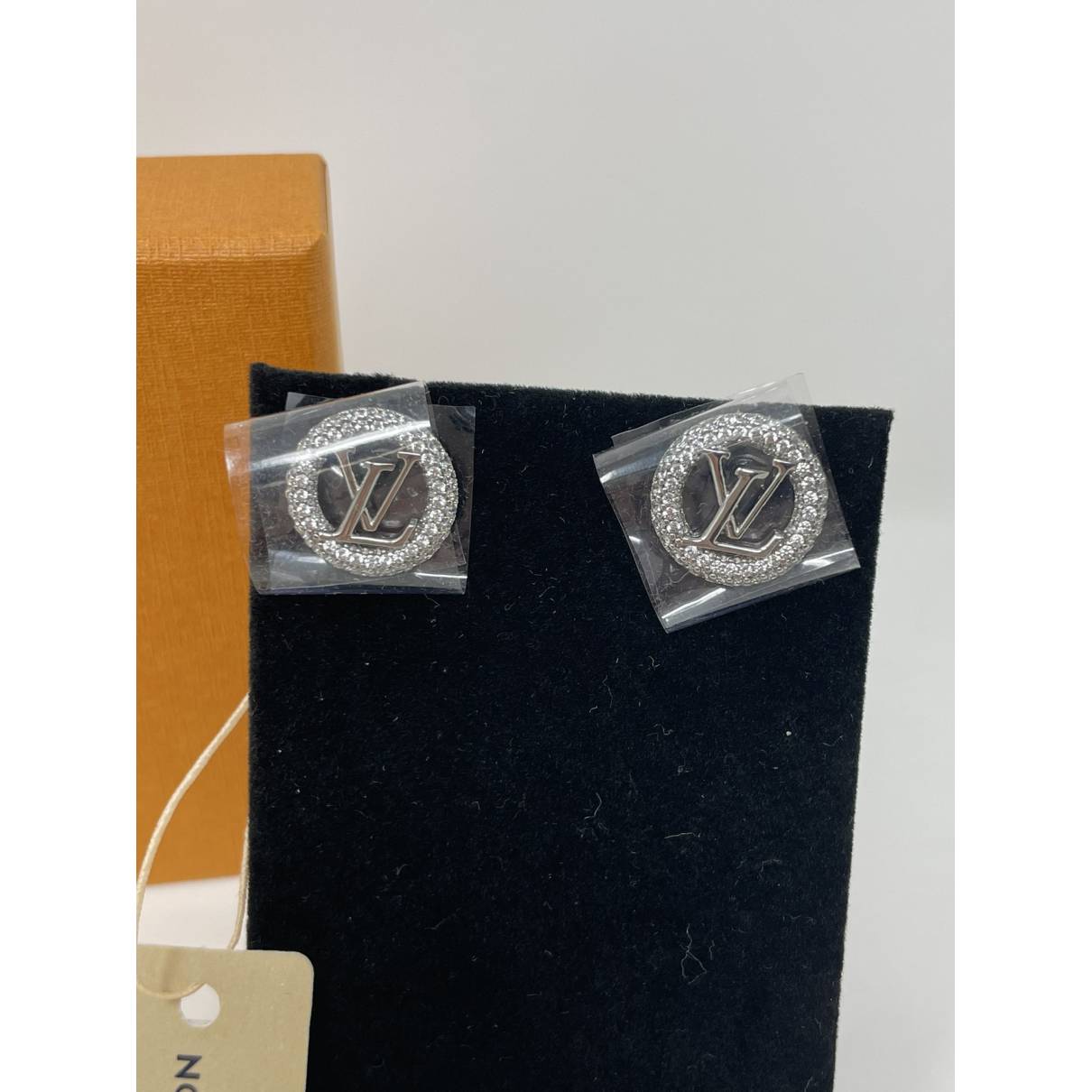 Monogram silver gilt earrings Louis Vuitton Red in Silver Gilt - 30652516