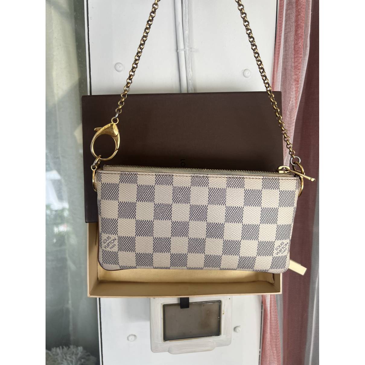 Louis Vuitton Pochette White Clutch Bags & Handbags for Women for sale