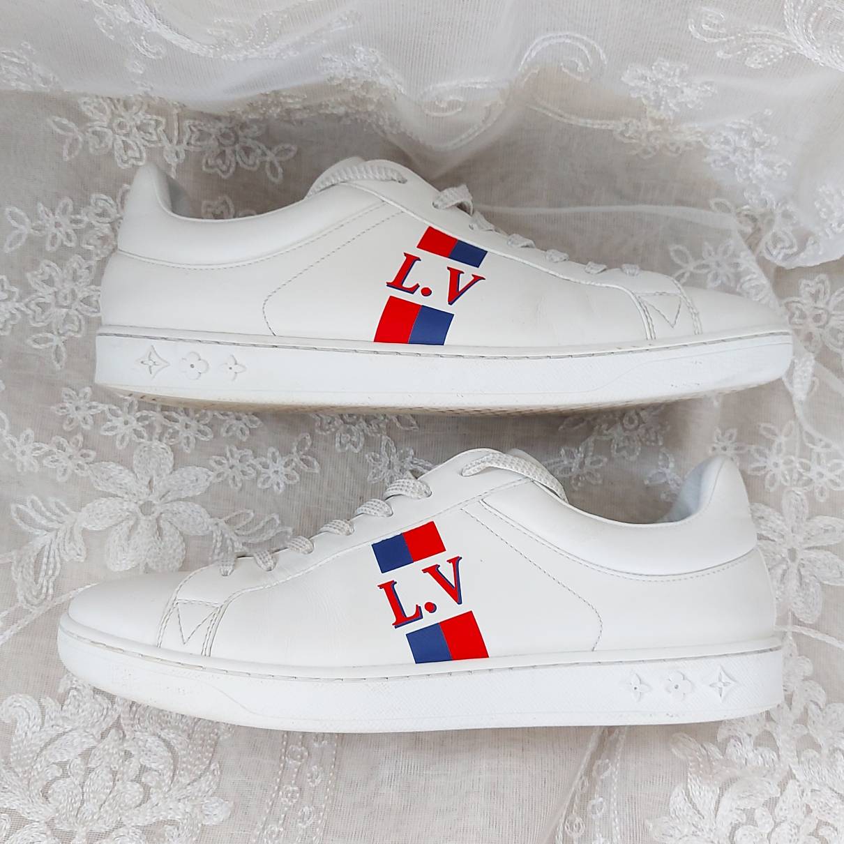 Luxembourg leather low trainers Louis Vuitton White size 9.5 US in