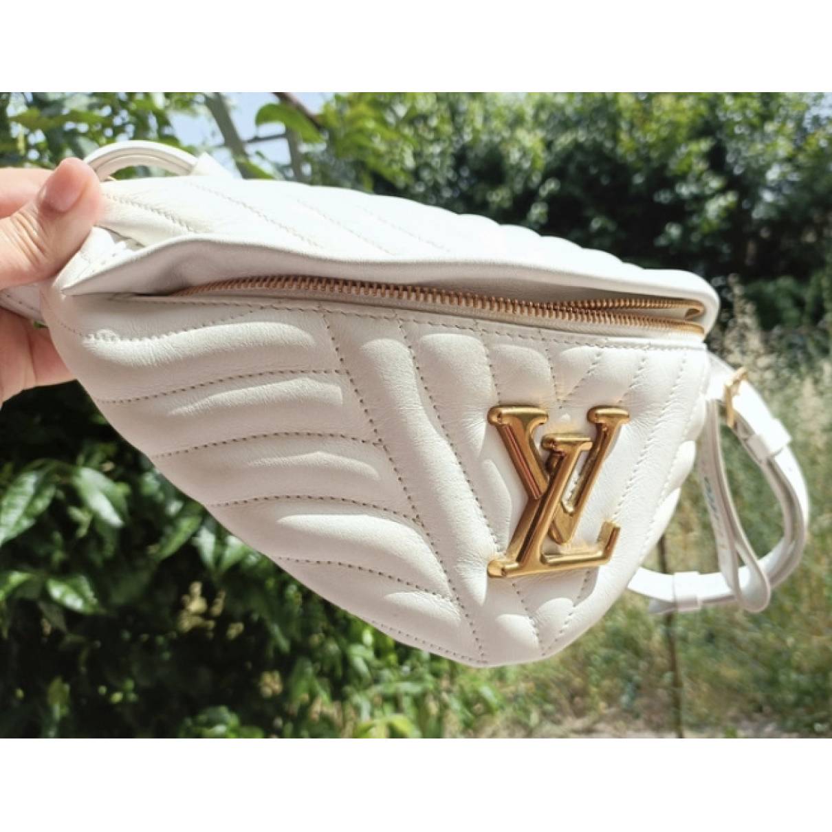 New Wave Louis Vuitton Handbags for Women - Vestiaire Collective