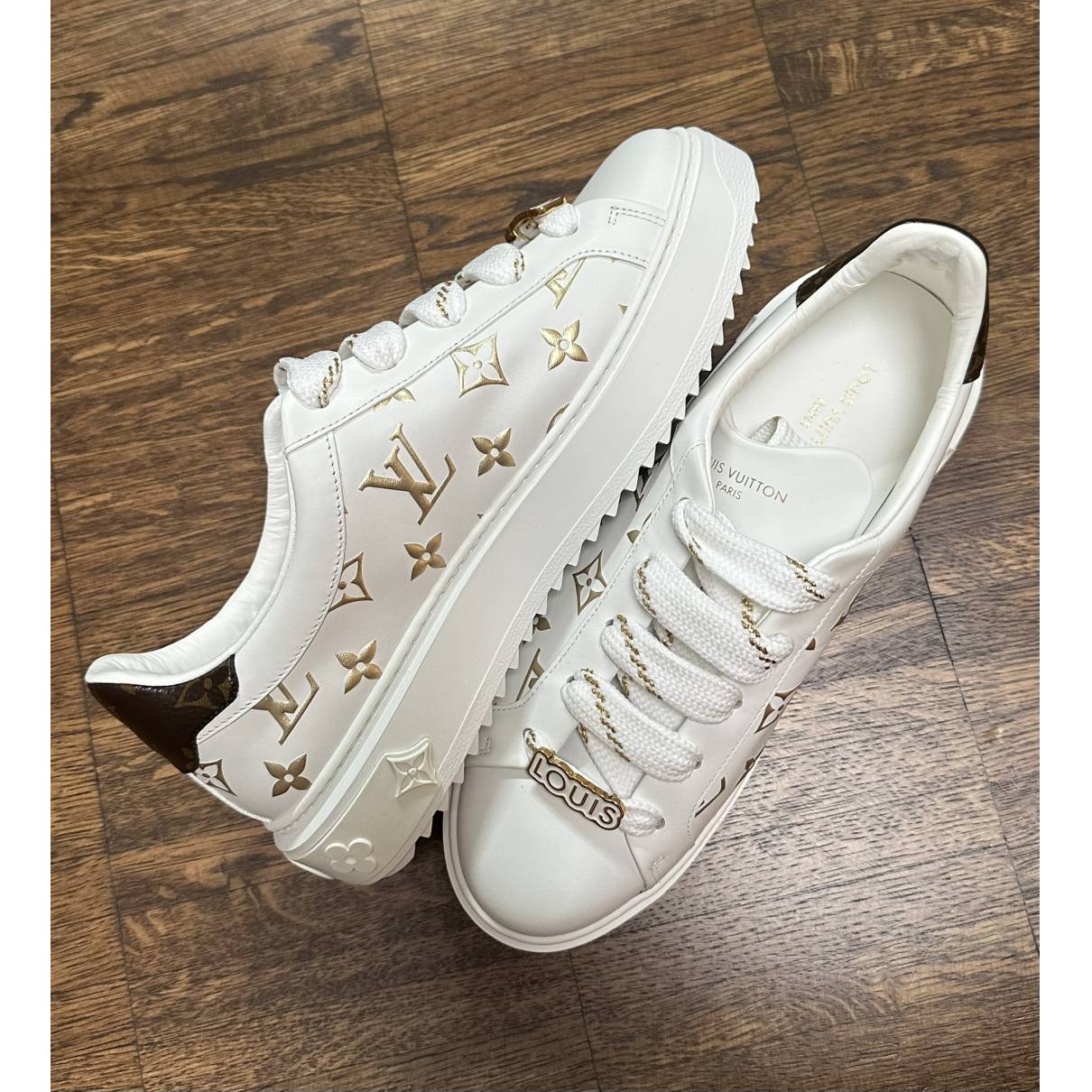 Time out leather trainers Louis Vuitton White size 38.5 EU in Leather -  34631575
