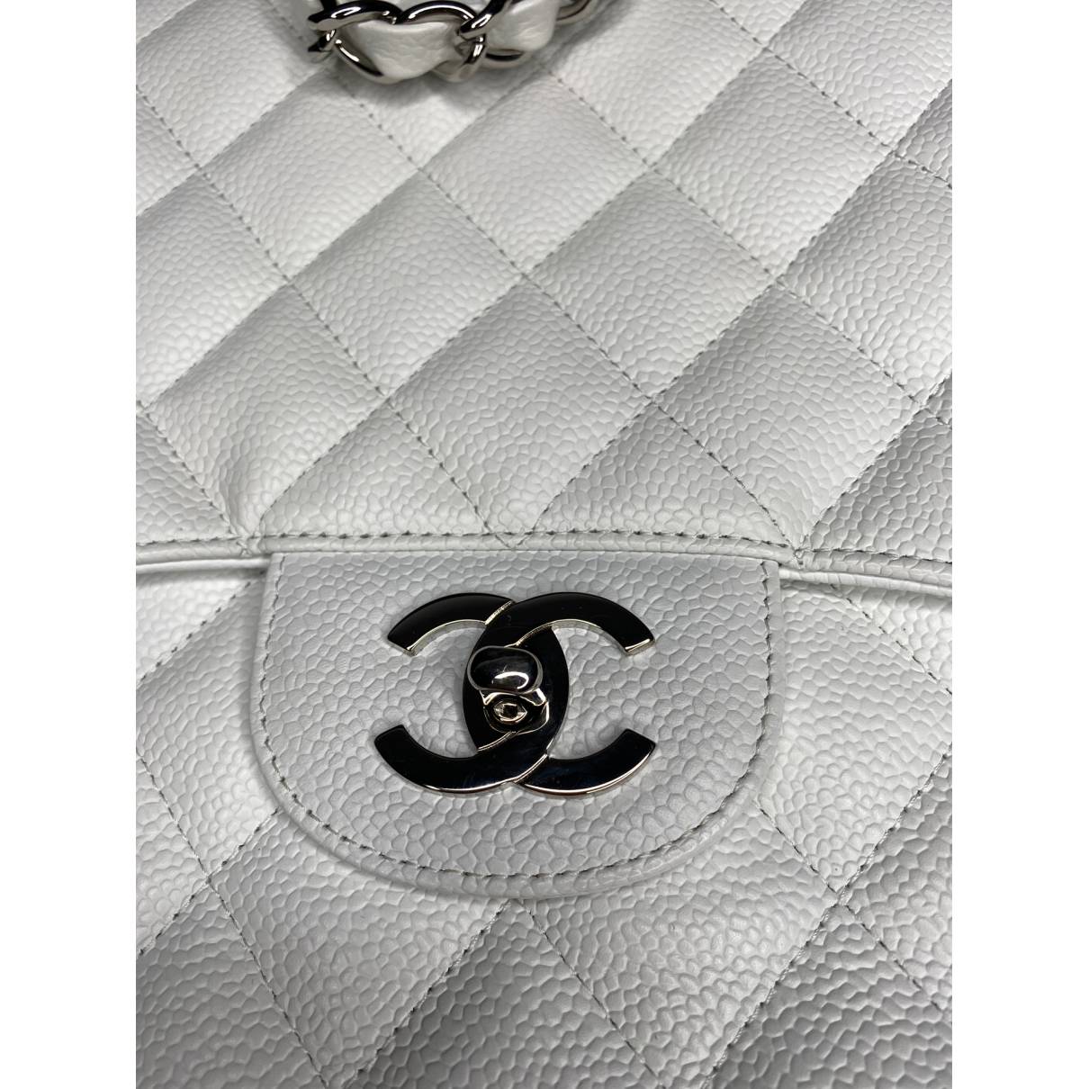 Chanel - Authenticated Timeless/Classique Handbag - Leather White Plain for Women, Very Good Condition