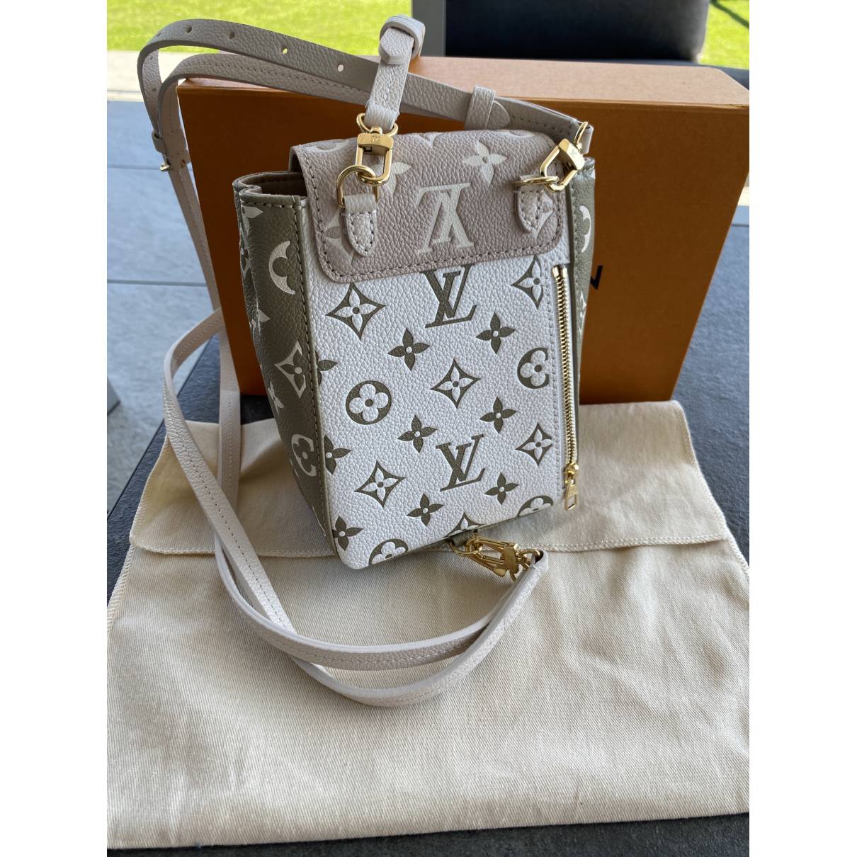 Tiny leather backpack Louis Vuitton White in Leather - 36186337
