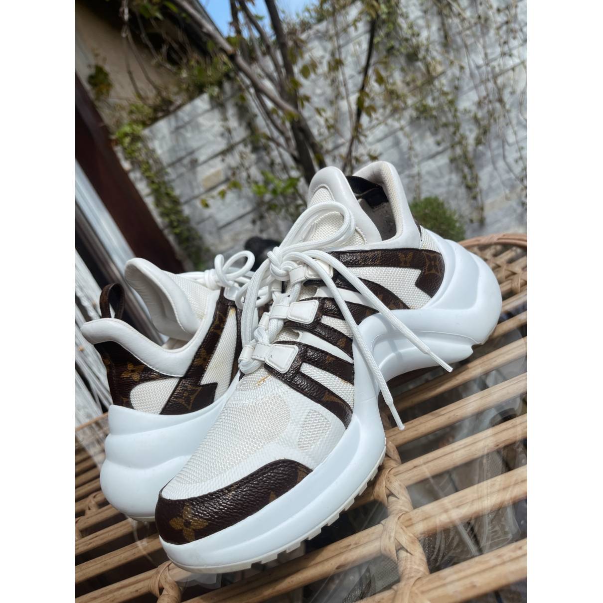 lv archlight trainers