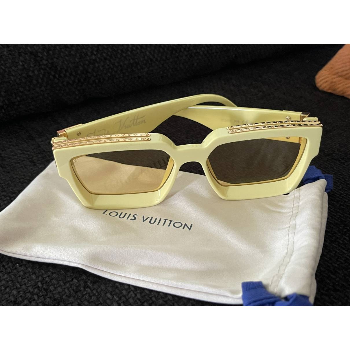 Sunglasses Louis Vuitton Yellow in Plastic - 34321220