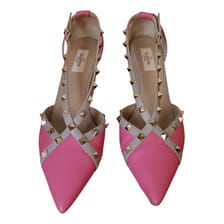 VALENTINO GARAVANI Rockstud leather heels
