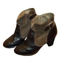 Leather ankle boots Wonders