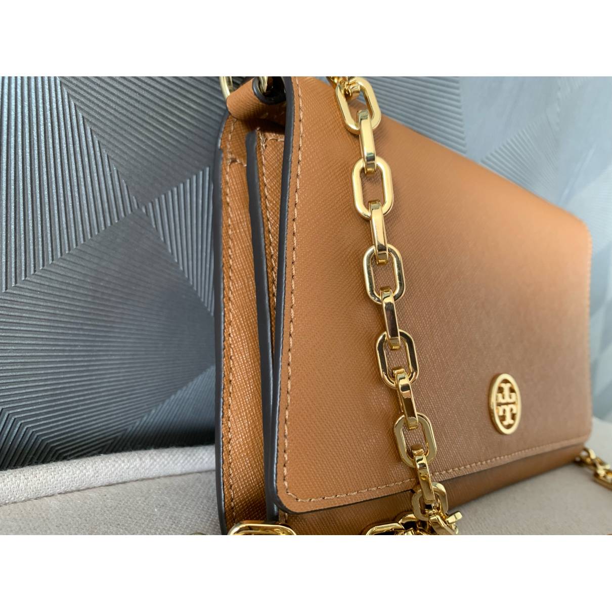Leather crossbody bag Tory Burch Camel in Leather - 17226534