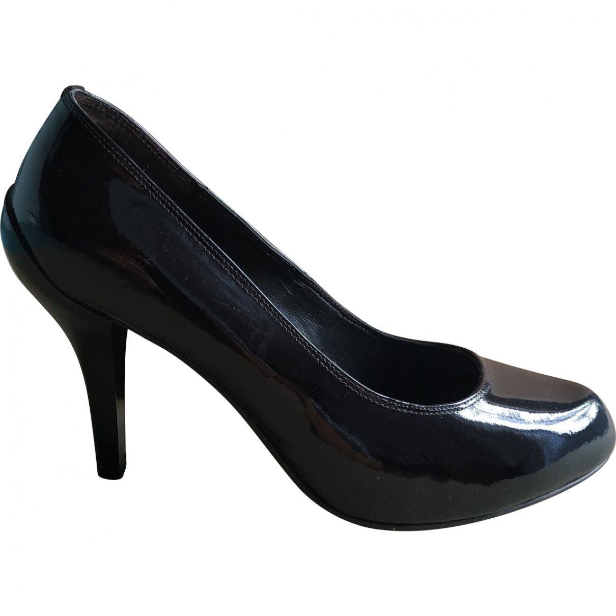 Patent leather heels Lola Cruz