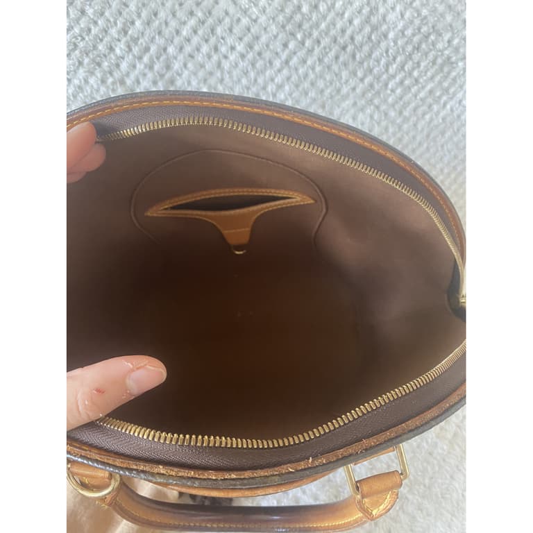 Ellipse leather handbag Louis Vuitton Black in Leather - 35076735