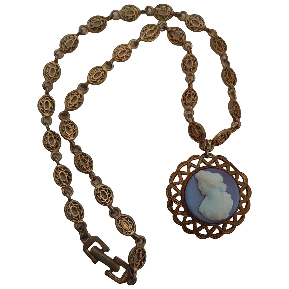 Camée necklace