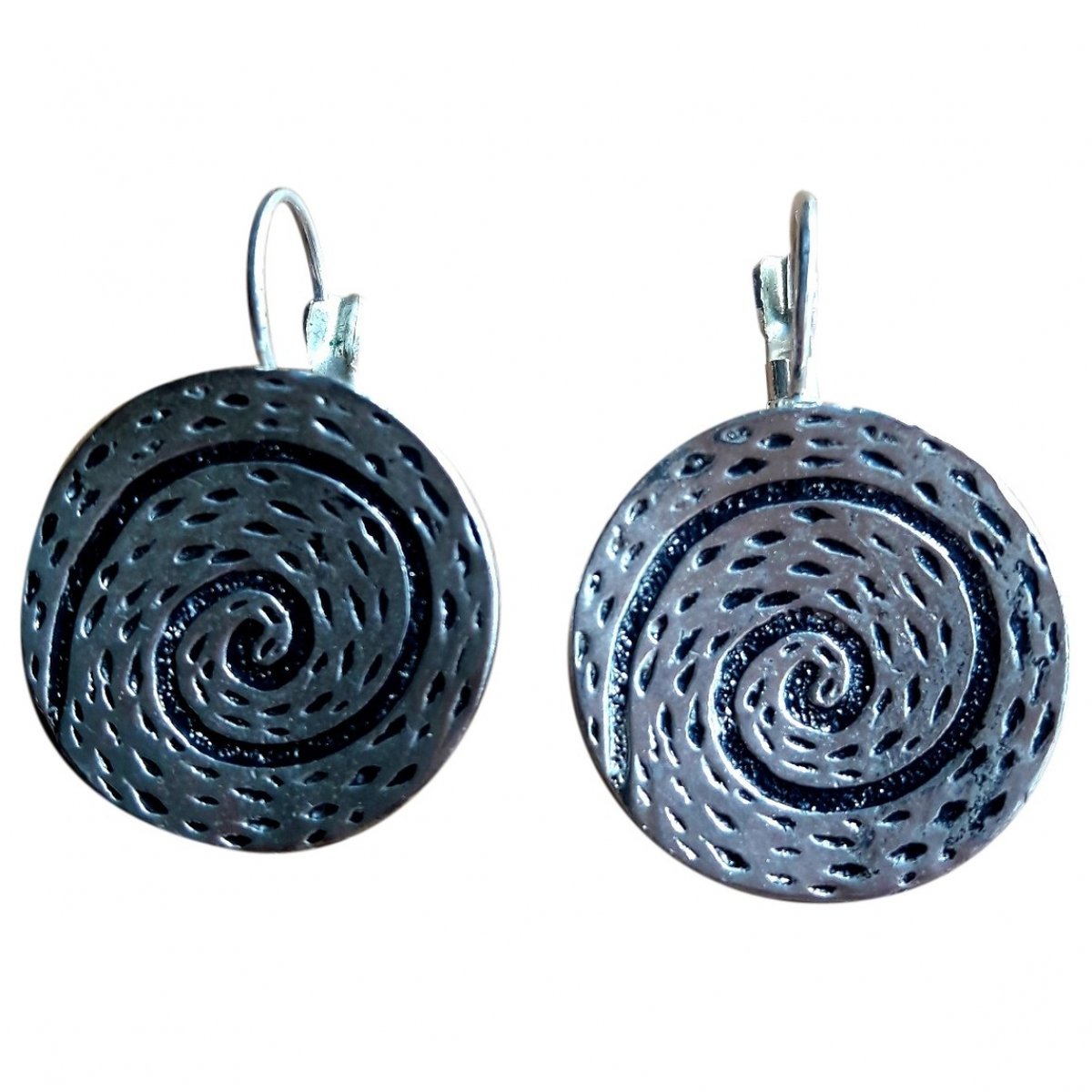 Dormeuses earrings