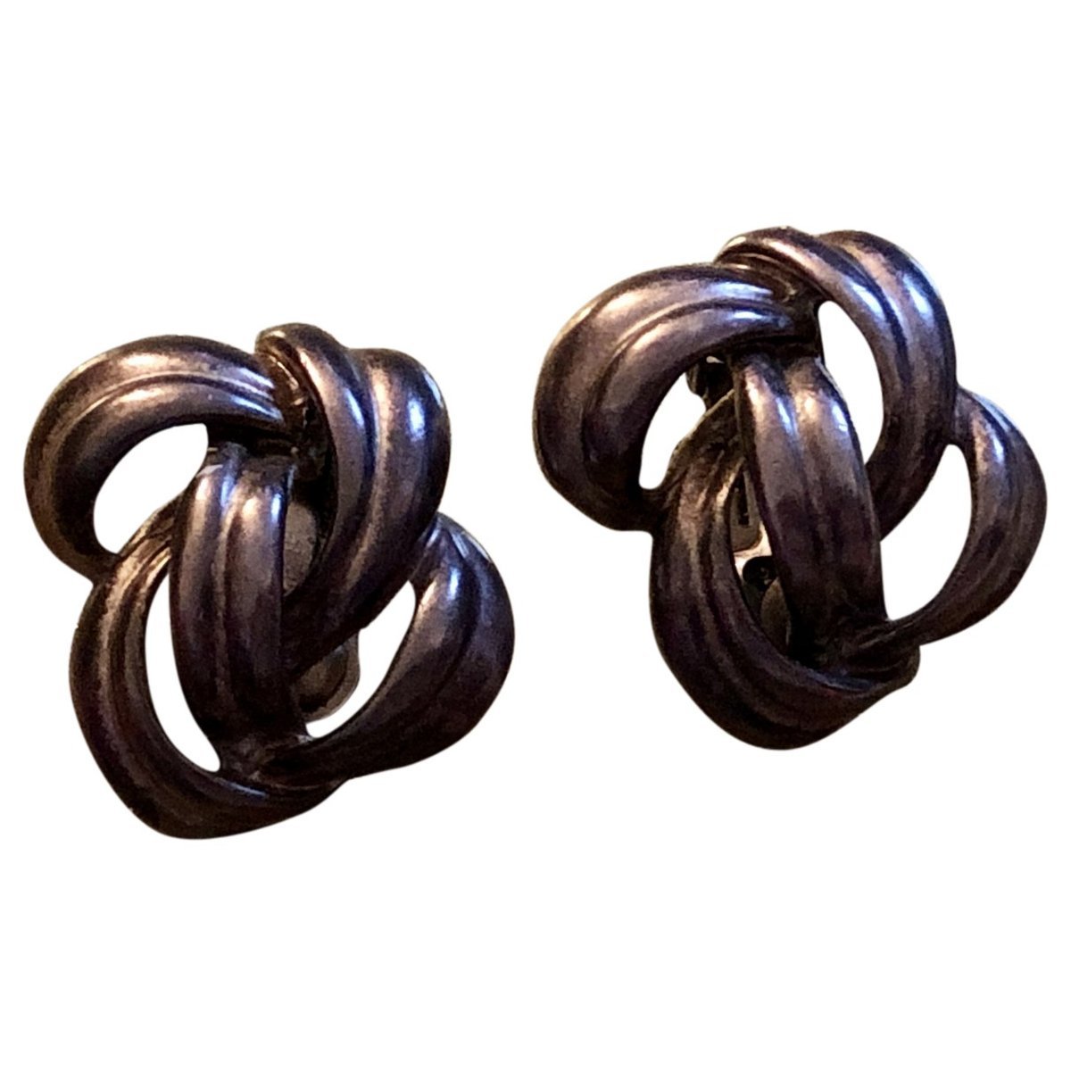 Dormeuses earrings