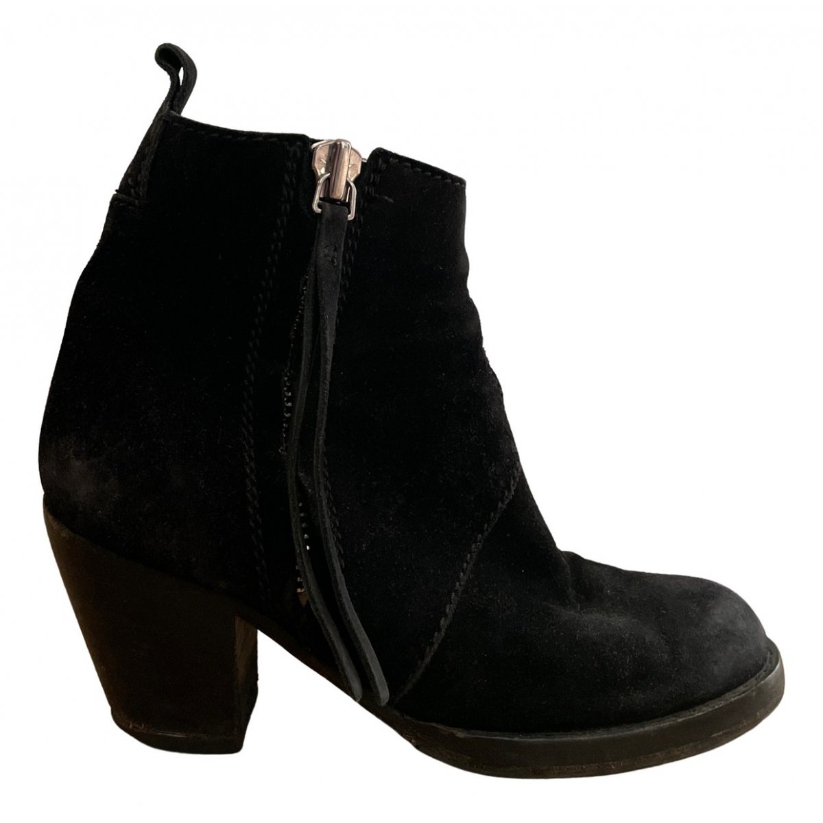 Pistol ankle boots