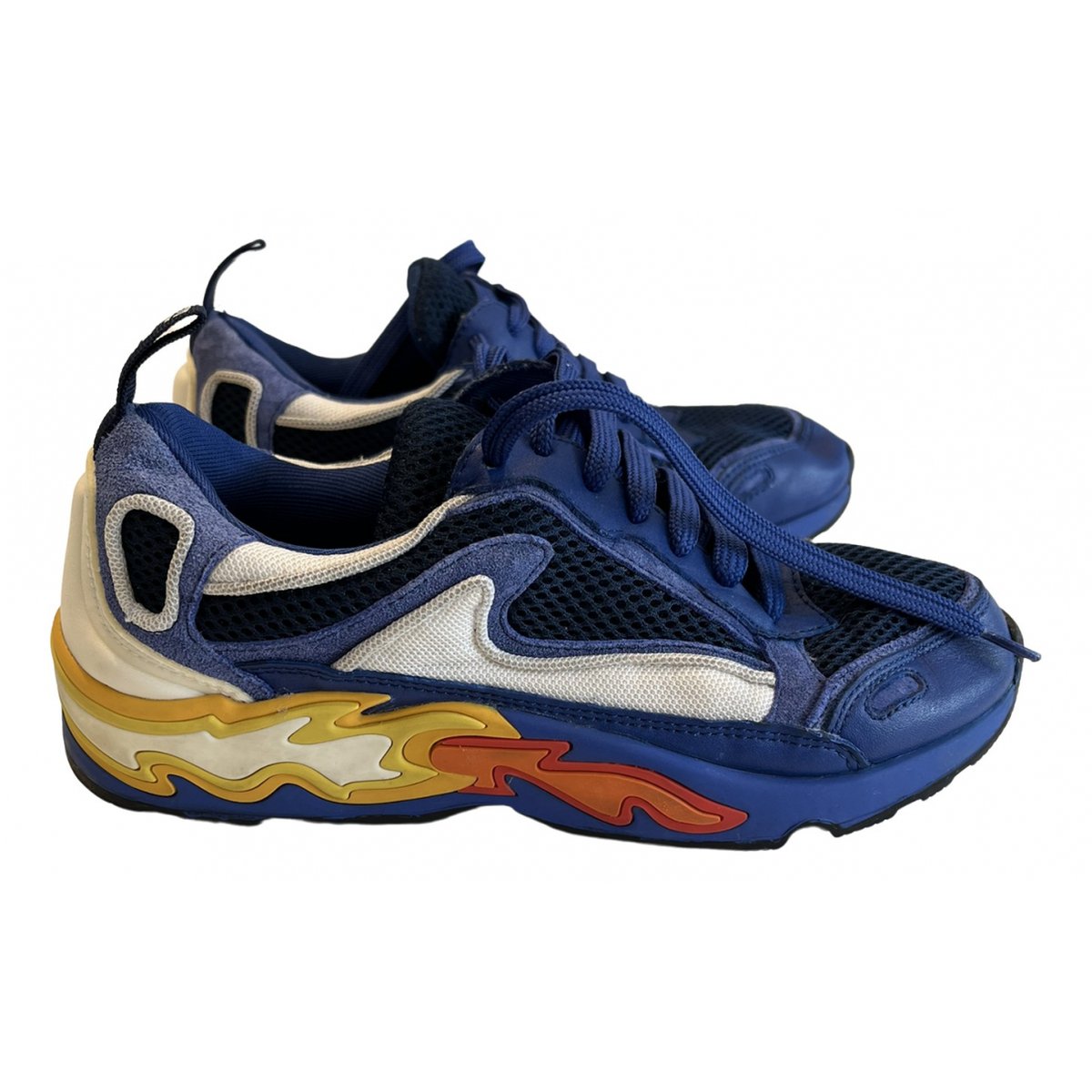Flame cloth trainers
