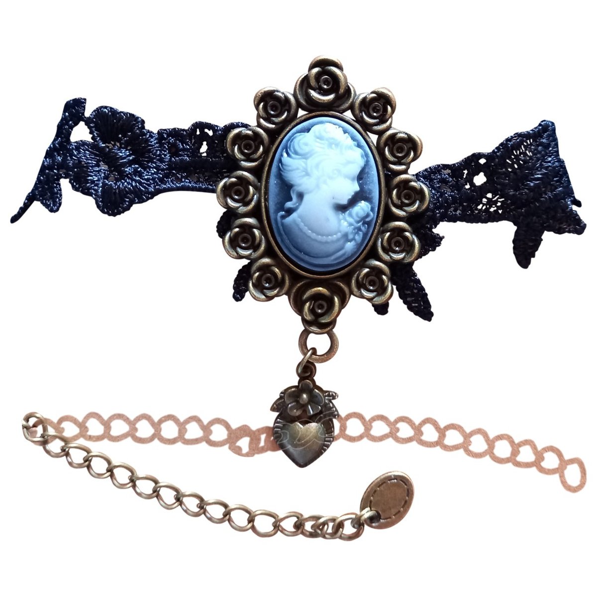 Camée cloth necklace