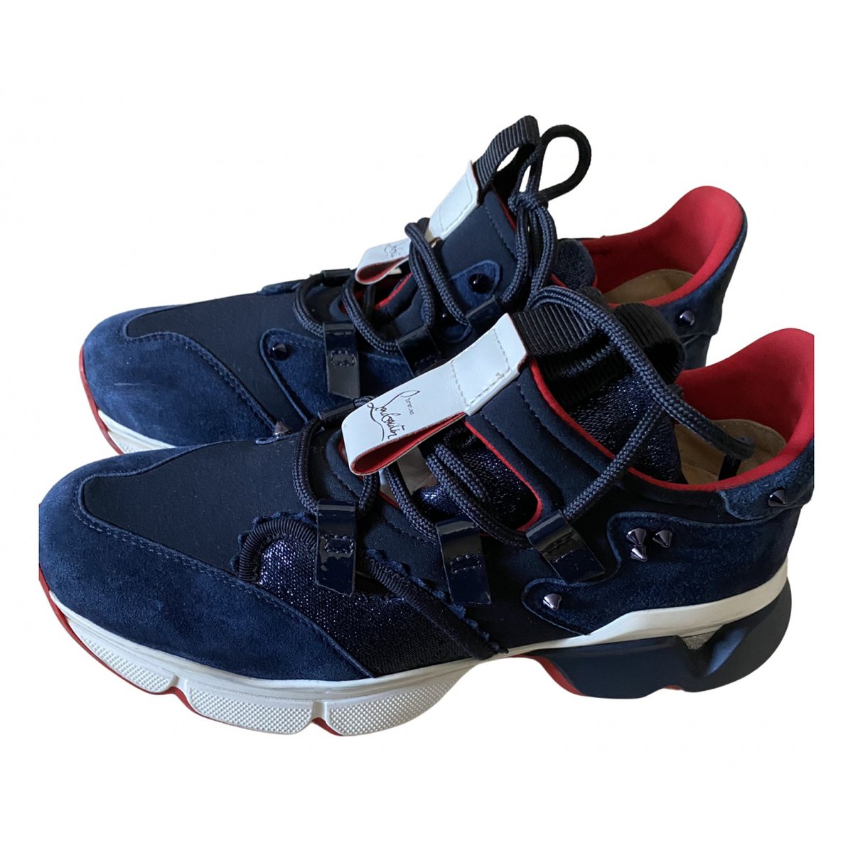 Red Runner trainers