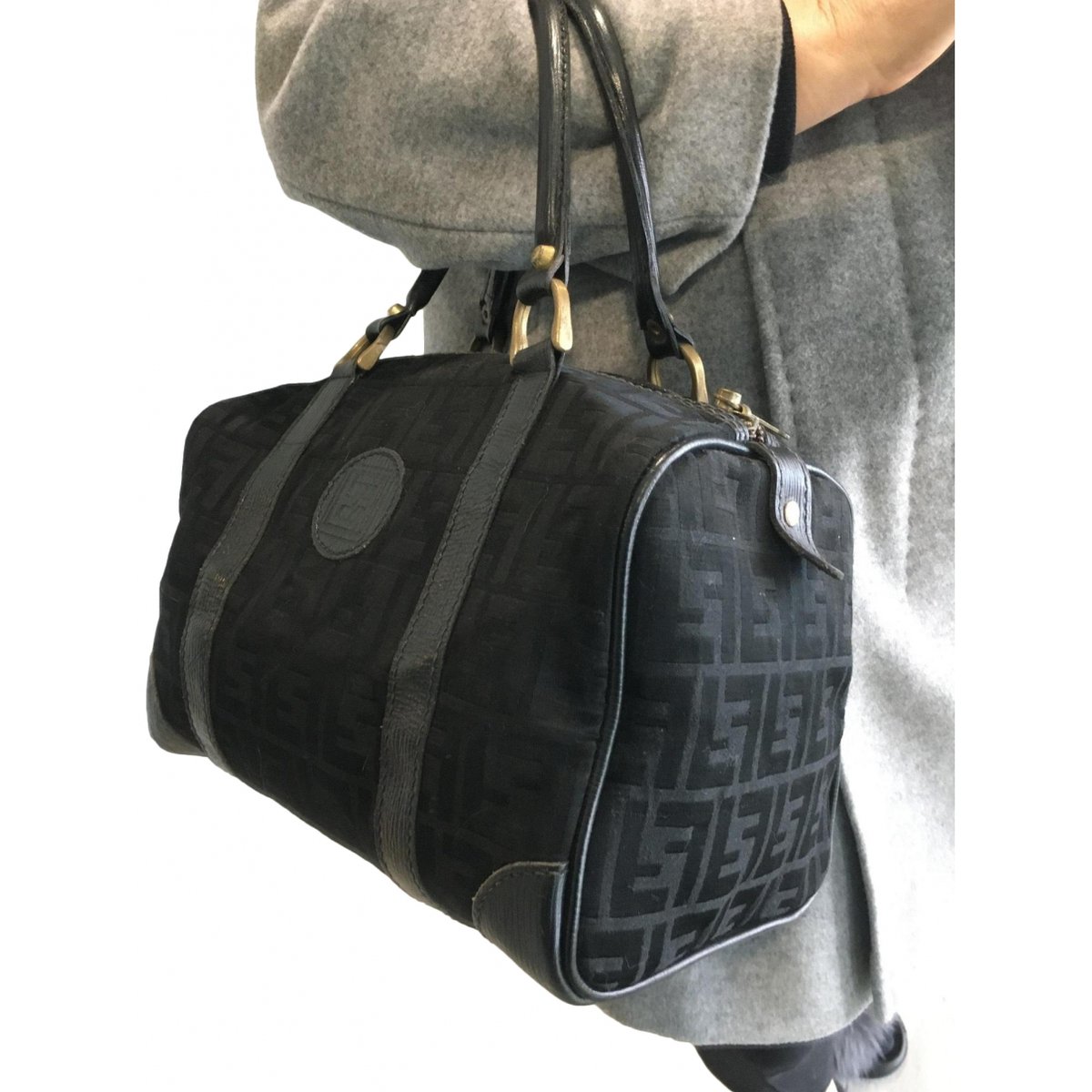 Palazzo Bucket cloth handbag