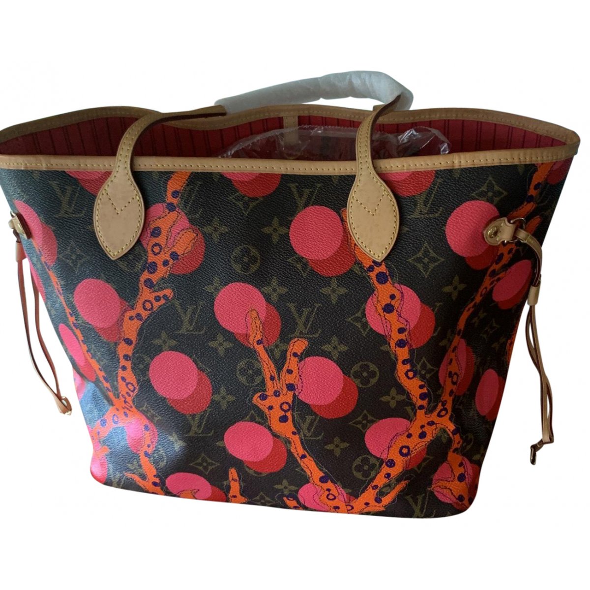 Dauphine leather handbag