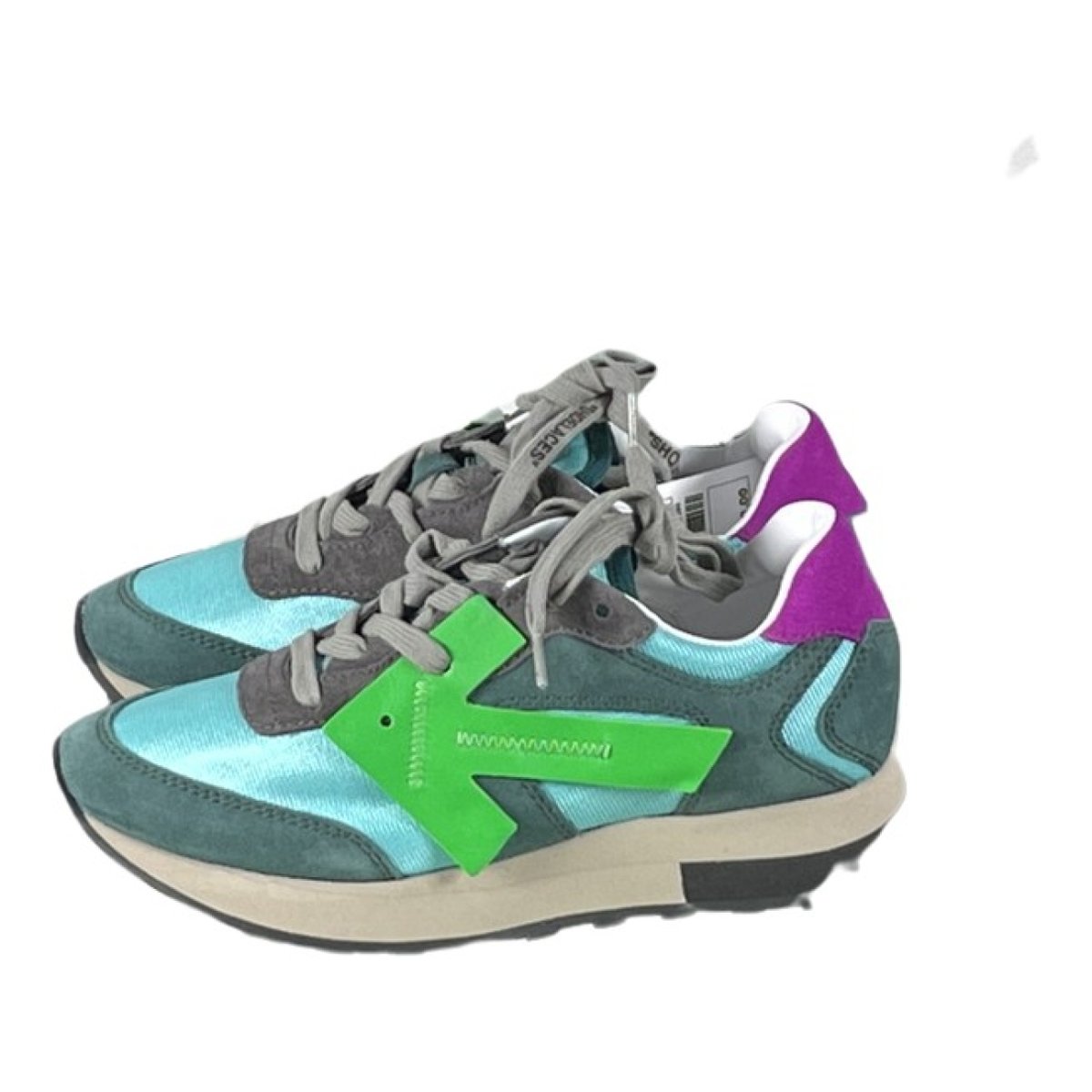 Runner trainers