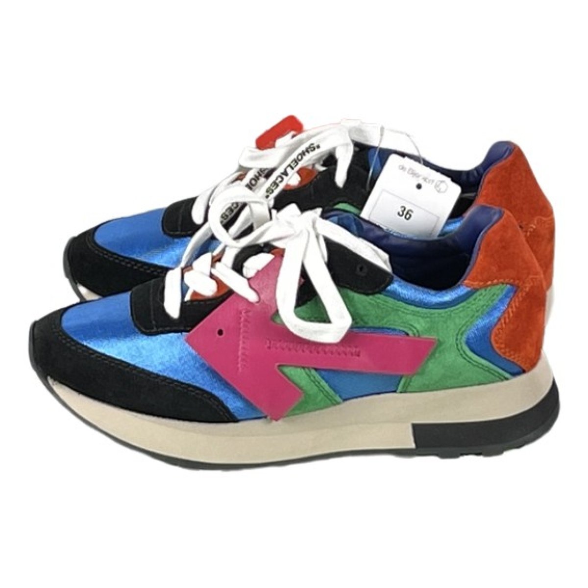 Runner trainers