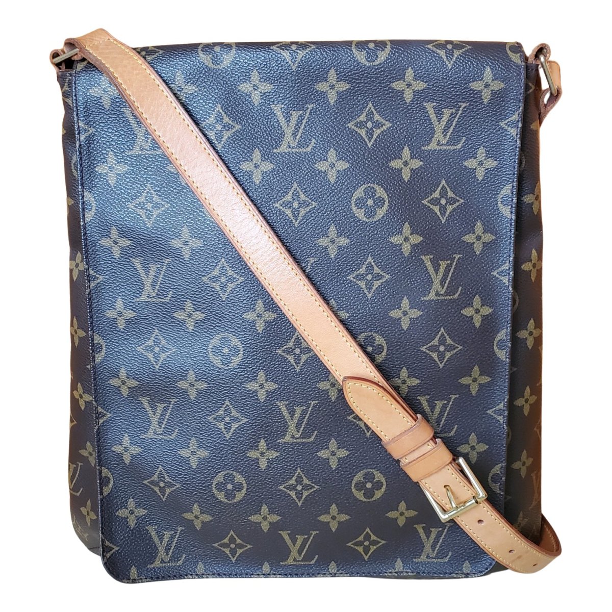 Musette leather crossbody bag