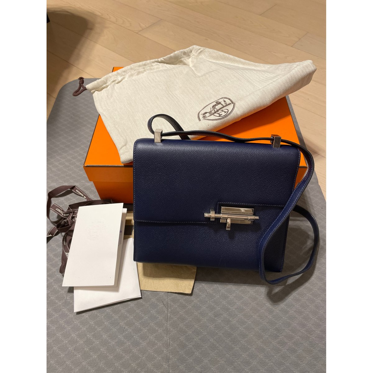Verrou leather handbag
