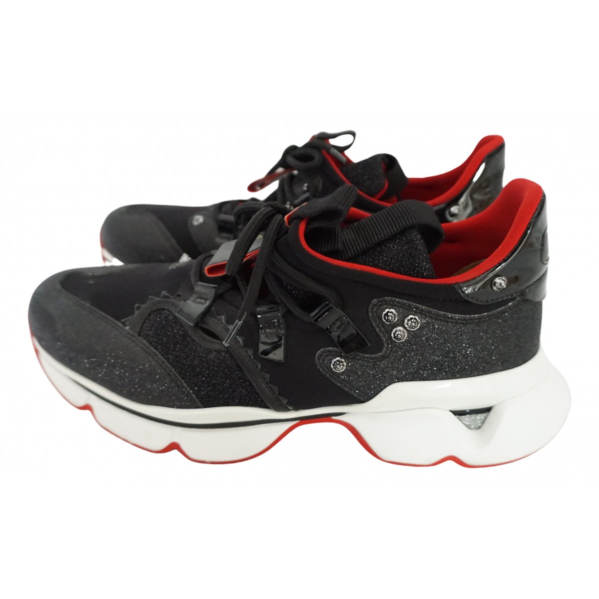 Red Runner cloth trainers