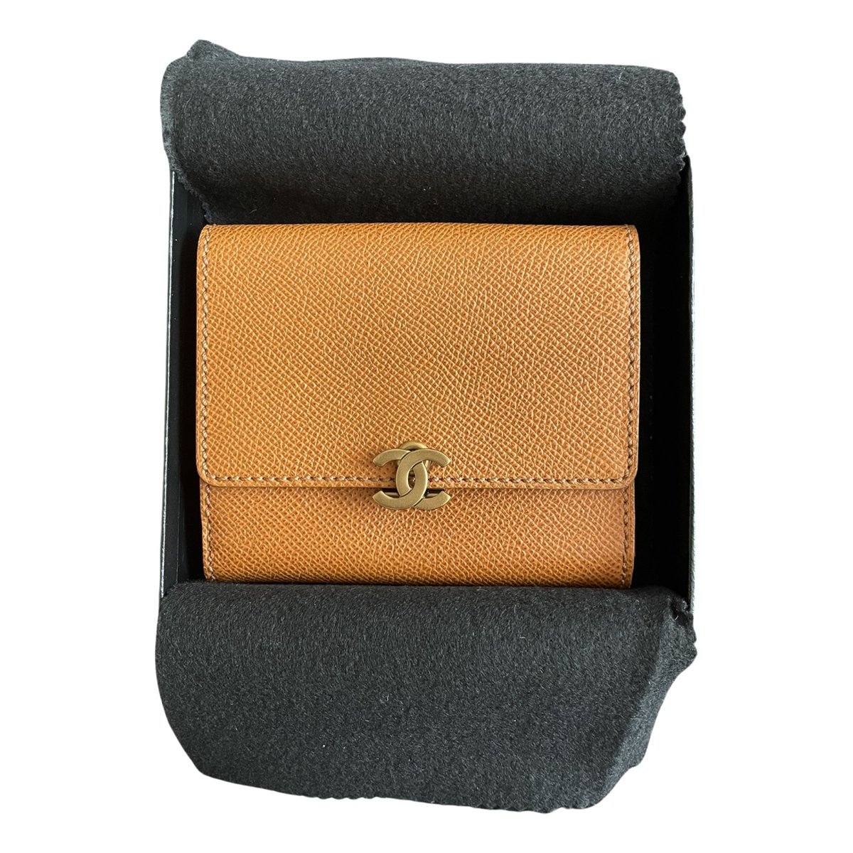 Chanel 19 leather wallet