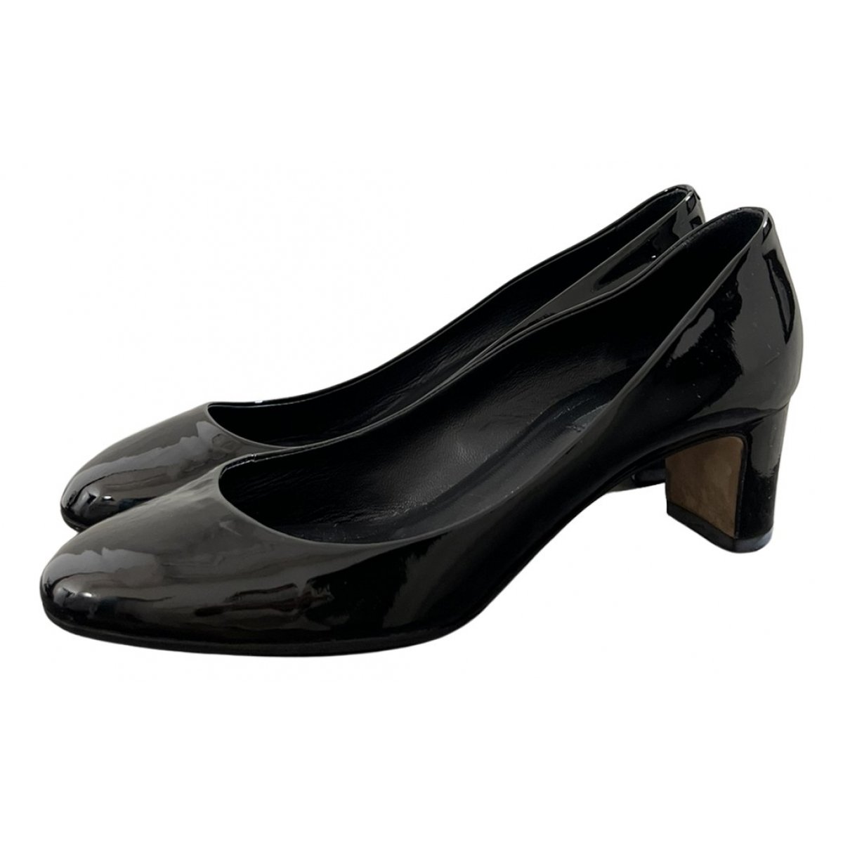 Taormina patent leather heels
