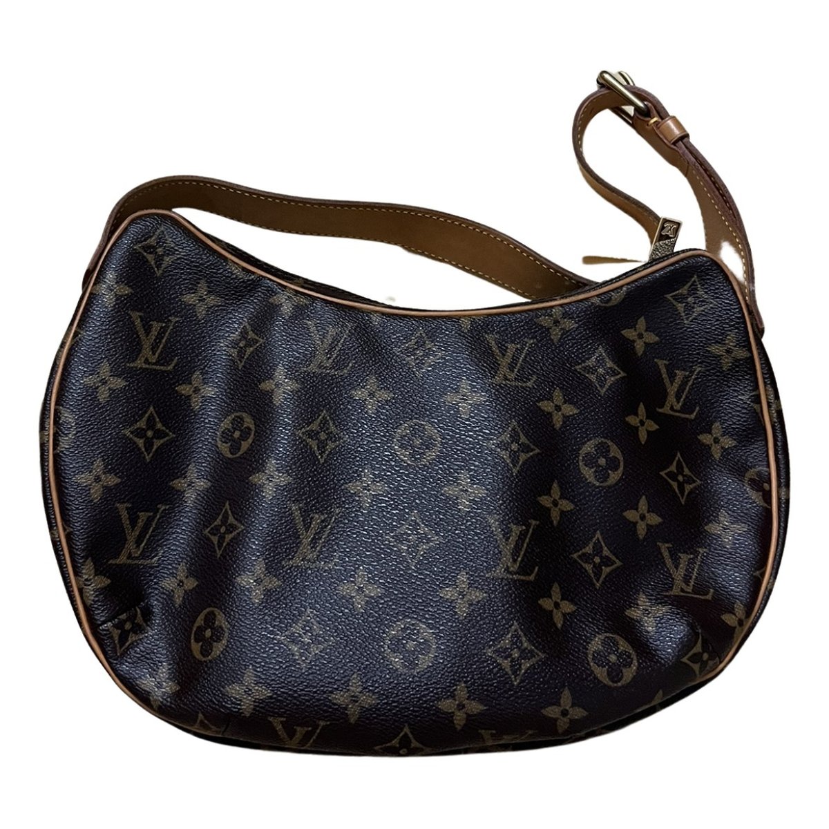 Croissant leather handbag