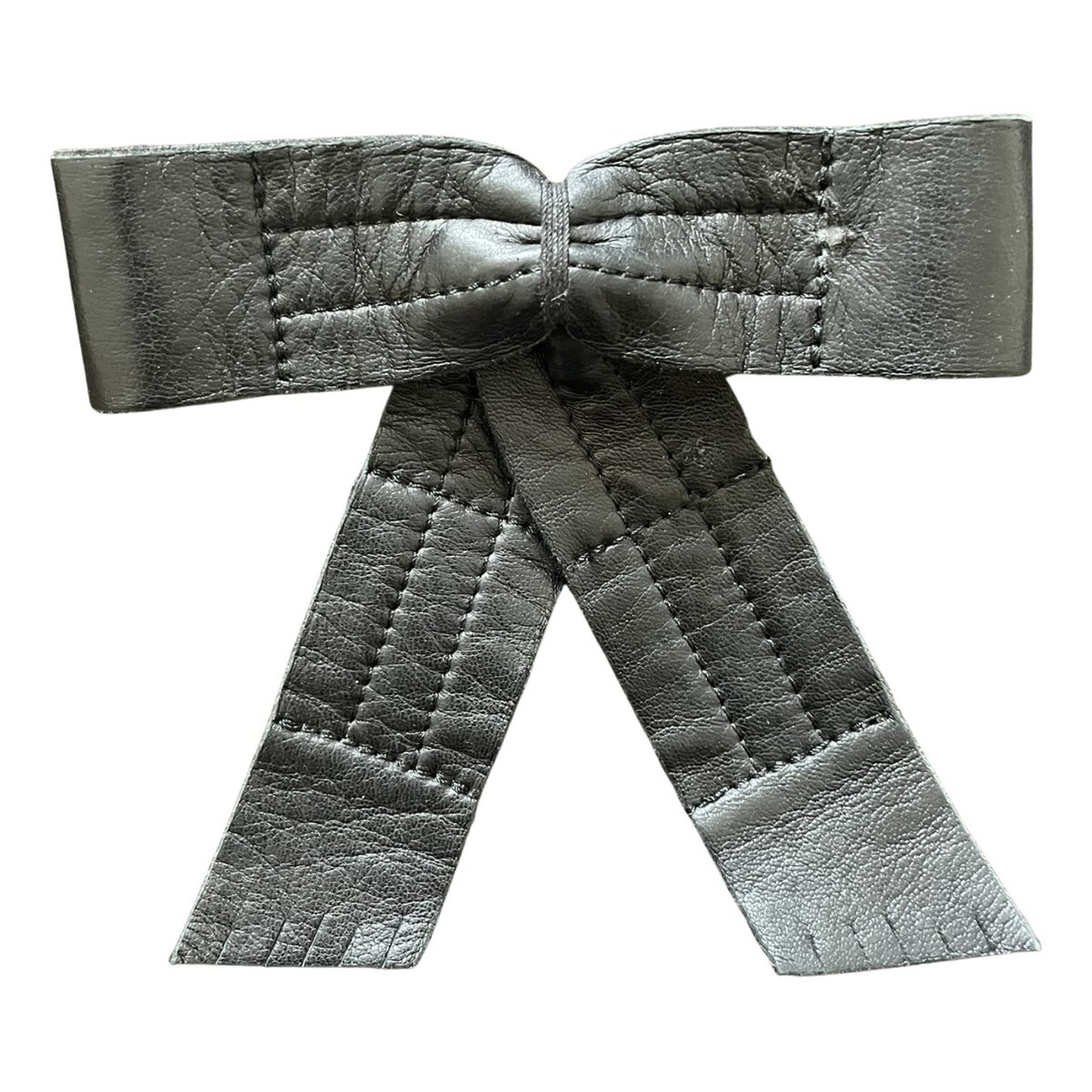 Matelassé leather pin & brooche
