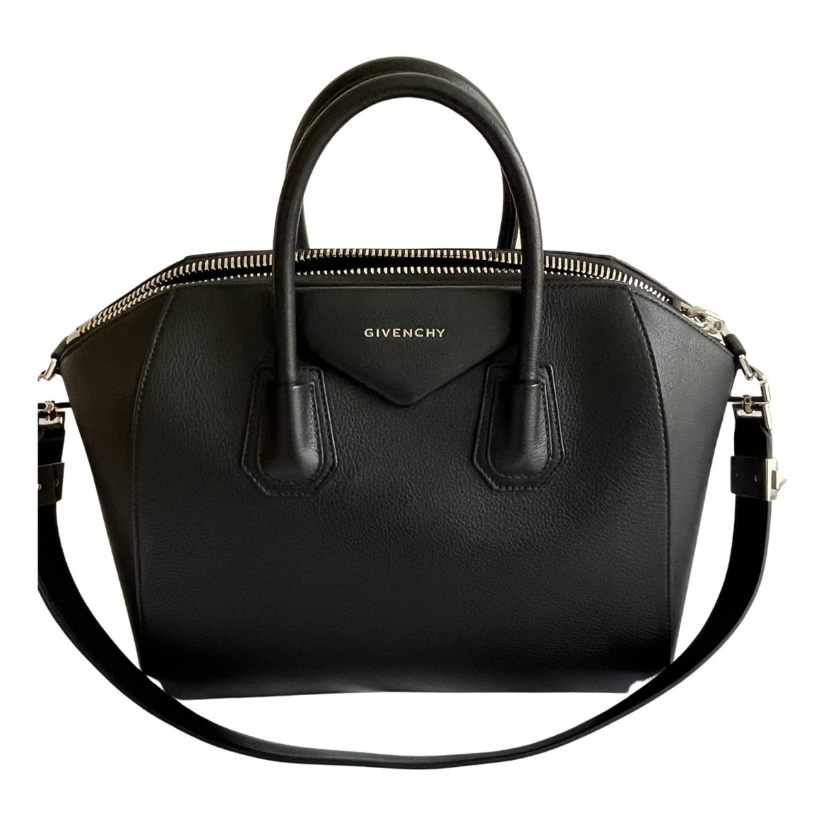 Antigona leather handbag